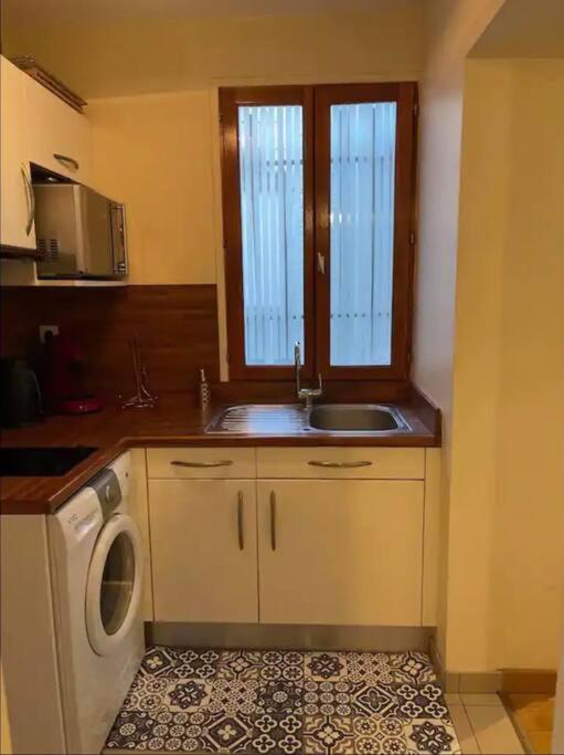 Quiet And Spacious Apartment Near Champs Elysees Paris Exterior photo