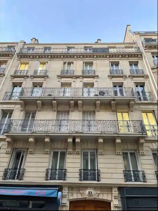 Quiet And Spacious Apartment Near Champs Elysees Paris Exterior photo